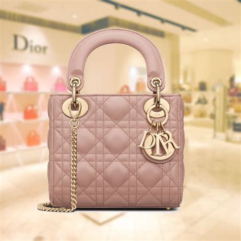 túi lady dior|Dior pouches.